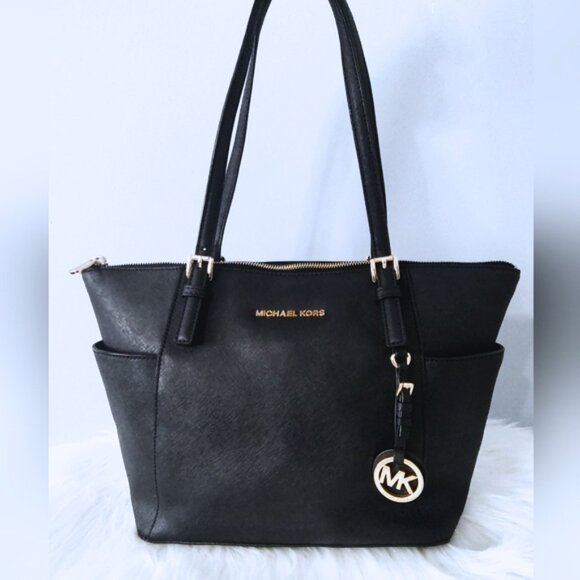 Michael Kors Handbags - Michael Kors saffiano leather Charlotte tote shopper EUC